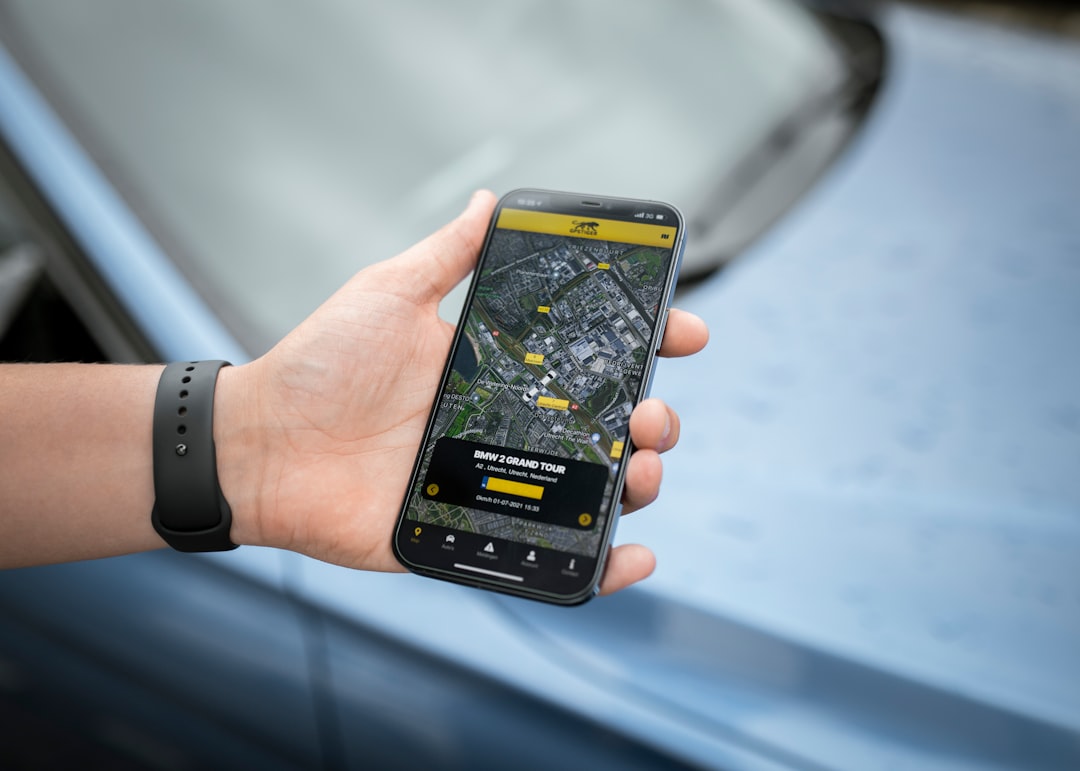 Choosing a Personal GPS Tracker in Australia: Coverage, Battery Life and Alerts